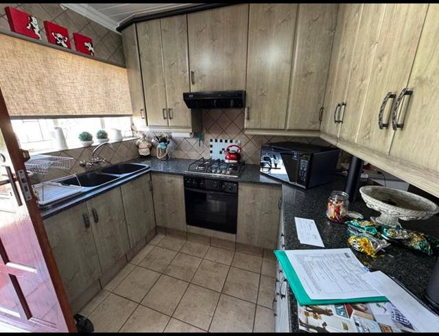 3 BEDROOM TOWNHOUSE FOR SALE IN BIRCHLEIGH